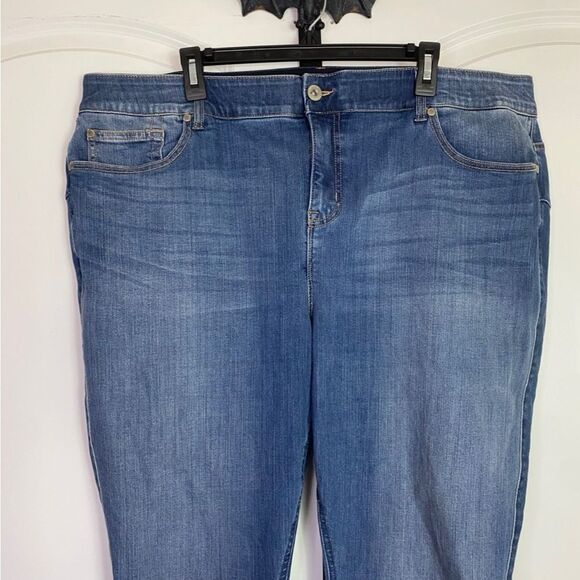 Torrid Bombshell Skinny Straight Leg Blue Jeans with Pockets stretchy size 24 - Picture 4 of 12